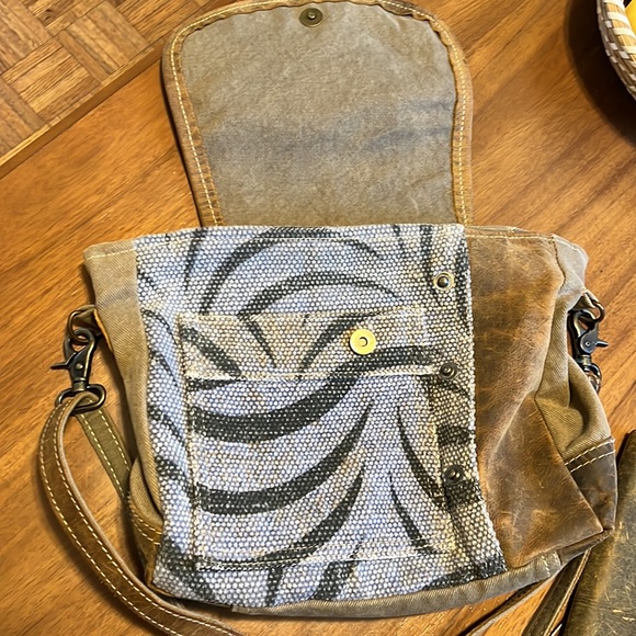 Myra bag with matching Myra wallet - Picture 3 of 7